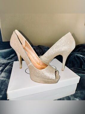 *Worn Once* Glitter Peep-Toe High Heel Pumps in Champagne